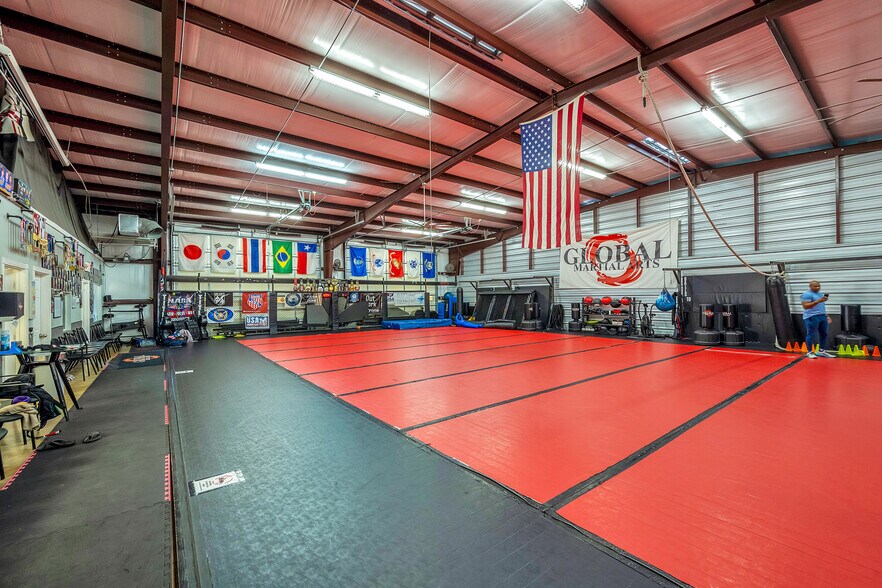 Primary Photo Of 11721 Spring Cypress Rd, Tomball Flex For Lease