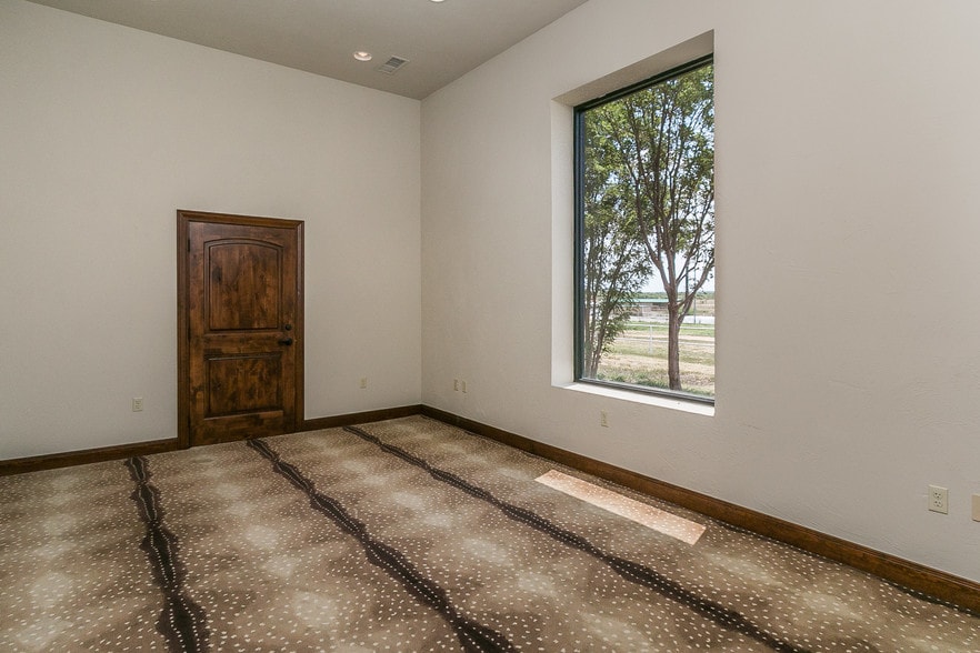 More Photos Of 3941 N Western St, Amarillo Office For Lease