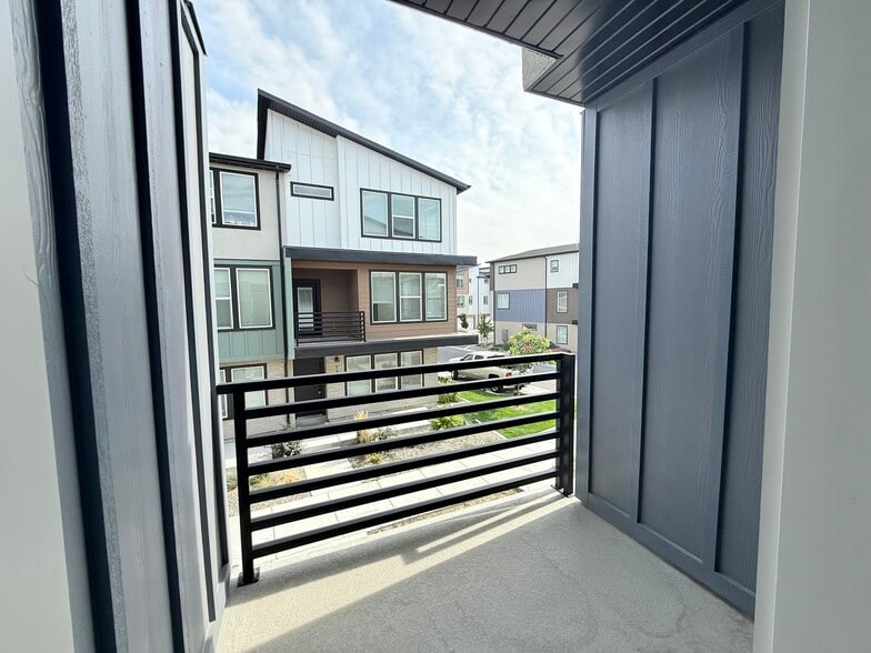 More Photos Of , Sandy Multifamily For Sale