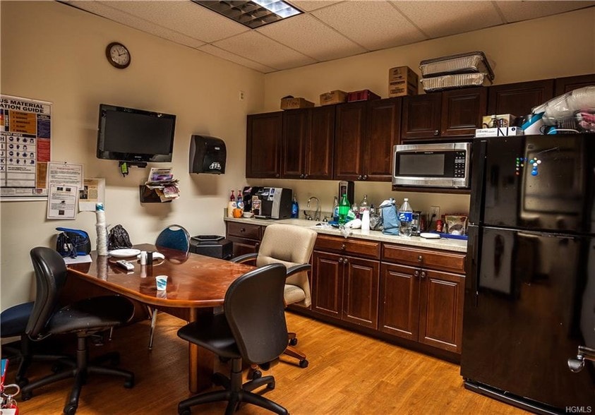 More Photos Of 4 Corwin Ct, Newburgh Medical For Sale