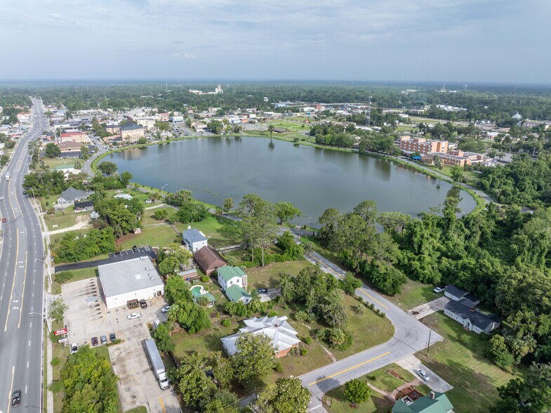 More Photos Of 164 NE Laguna Dr, Lake City Office For Sale