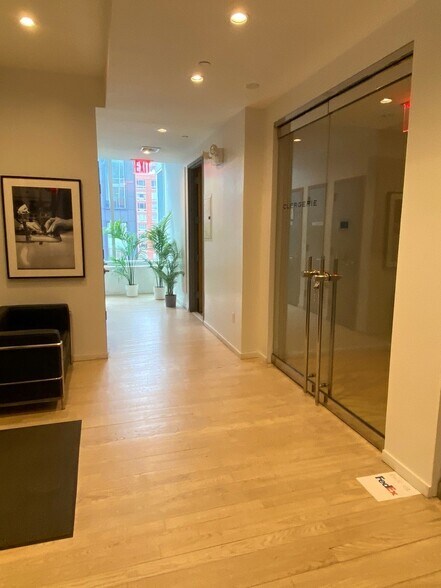 More Photos Of 543-545 W 25th St, New York Loft Creative Space For Lease