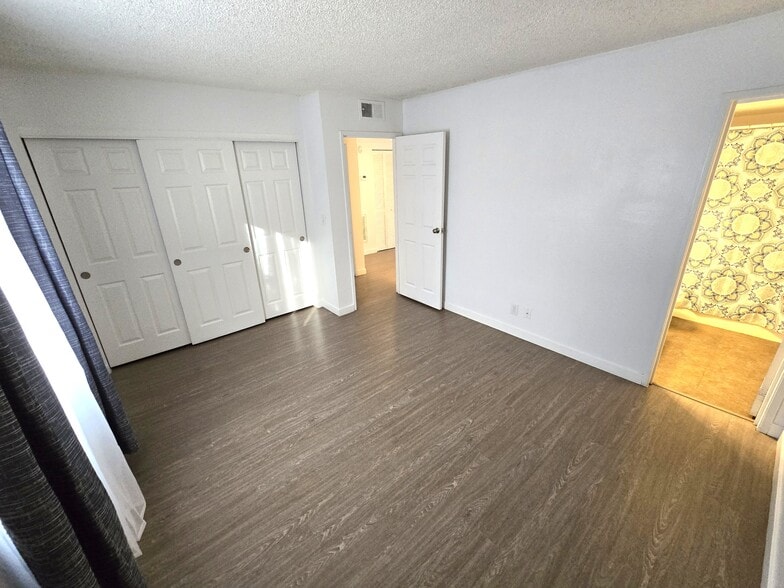 More Photos Of , Las Vegas Multifamily For Sale