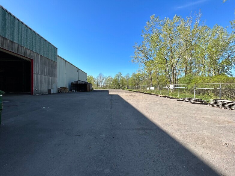 More Photos Of 2117 Old Union Rd, Buffalo Manufacturing For Lease