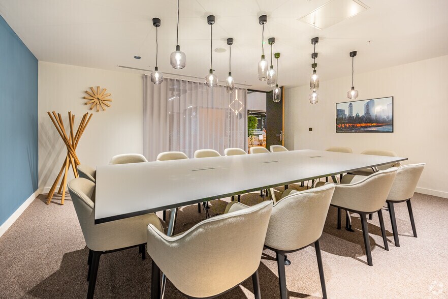 More Photos Of 1 West Regent St, Glasgow Coworking Space