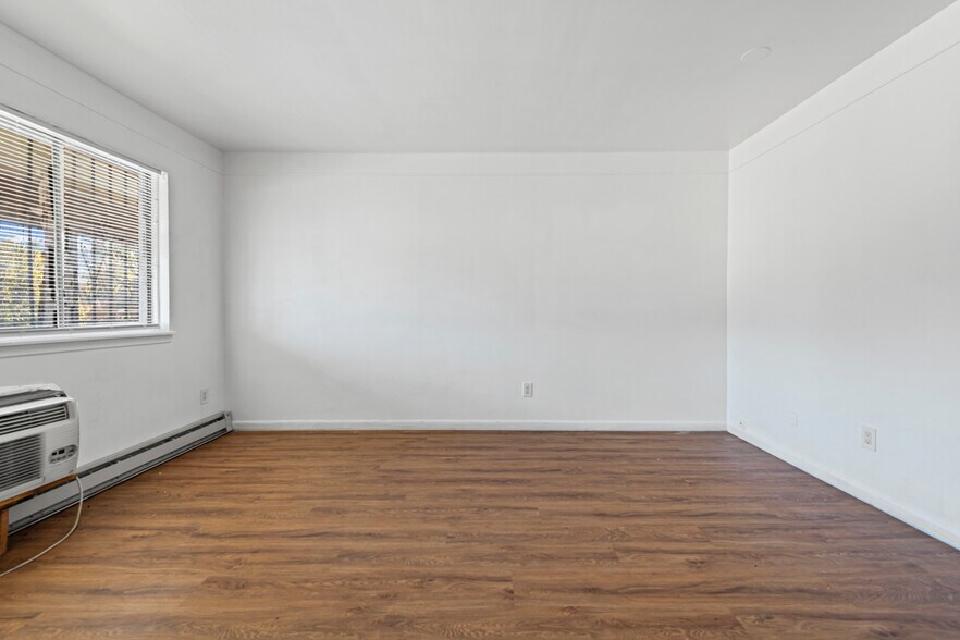 More Photos Of 19625 Conant, Detroit Multifamily For Sale