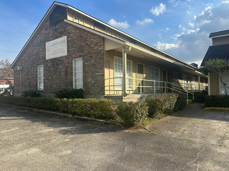Primary Photo Of 8676 Goodwood Blvd, Baton Rouge Office For Lease