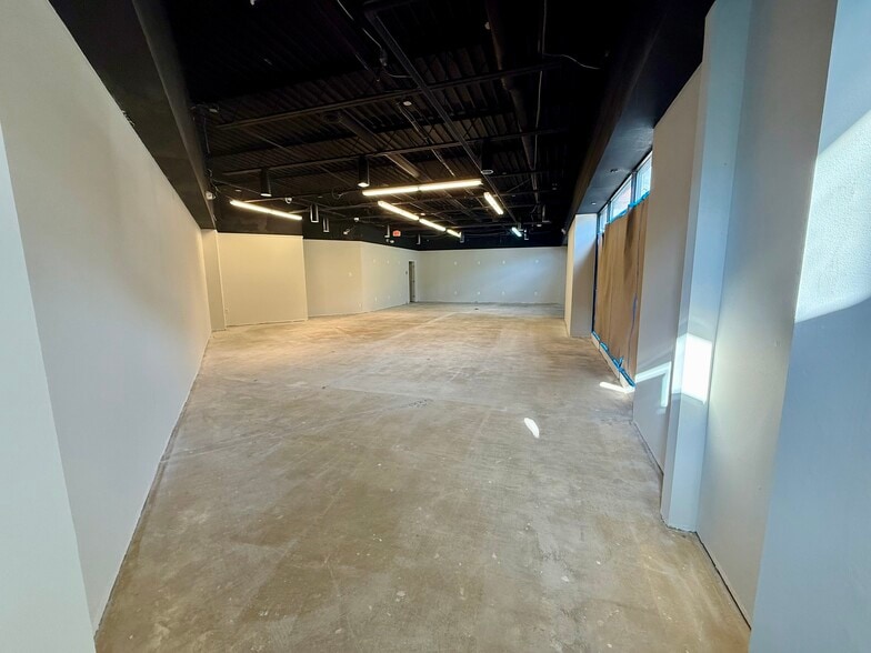 More Photos Of 11750 Business Park Dr, Waldorf General Retail For Lease