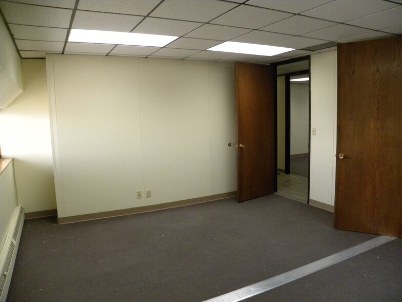 More Photos Of 305 SW Wyoming, Casper Office For Sale