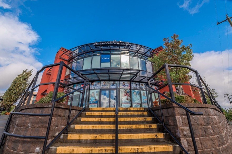 More Photos Of 30475 Cardinal Ave, Abbotsford Office For Sale