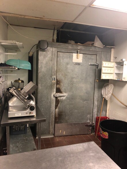 More Photos Of 8 Bank St, New London Apartments For Lease