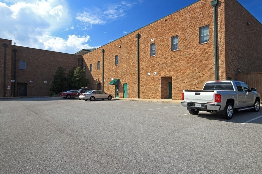 More Photos Of 300 Long Pointe Ln, Columbia Storefront Retail Office For Sale