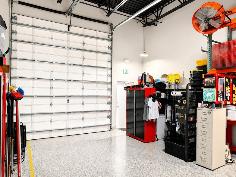 More Photos Of 4276 Bonita Beach Rd, Bonita Springs Self Storage For Sale