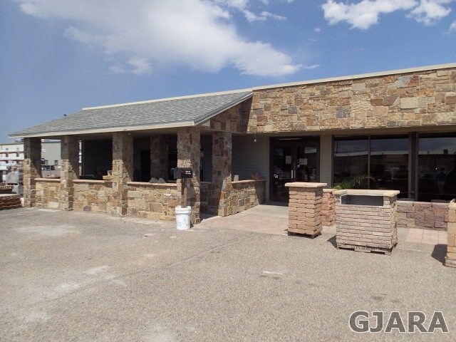 More Photos Of 711 S 15th St, Grand Junction Storefront For Sale