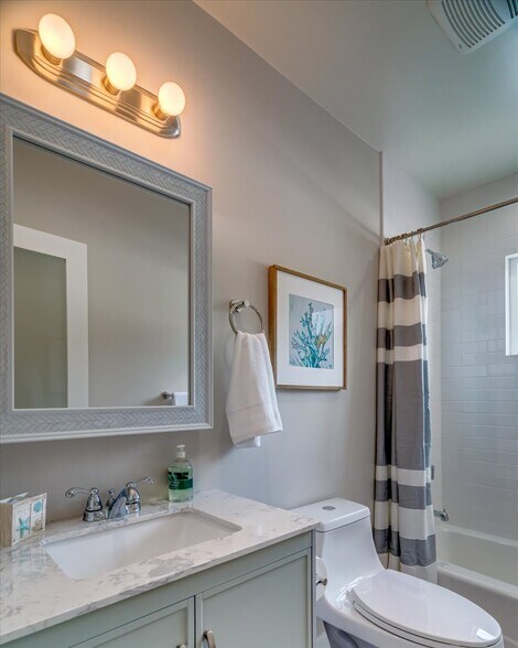 More Photos Of 323-325 Culver Blvd, Playa Del Rey Storefront Retail Residential For Sale