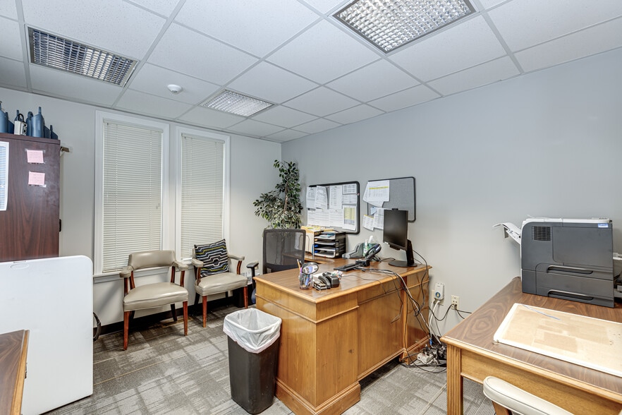 More Photos Of 221 S Main St, Flemington Office For Sale