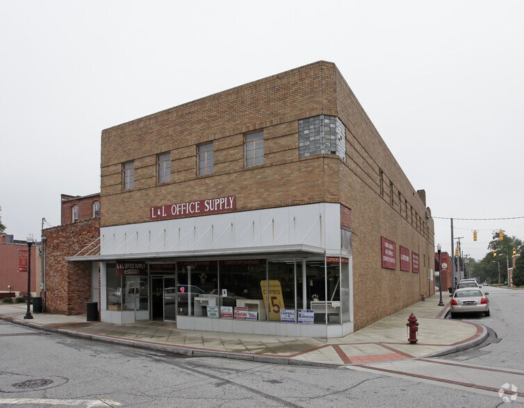 Primary Photo Of 114 N Broad St, Clinton Storefront For Sale