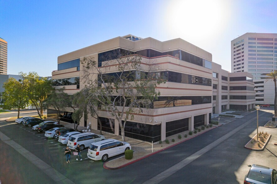 More Photos Of 202 E Earll Dr, Phoenix Medical For Sale