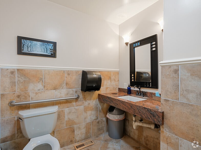 More Photos Of 652-670 E Santa Clara St, San Jose Medical For Sale