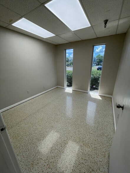 More Photos Of 6818-6824 S Manhattan Ave, Tampa Industrial For Lease