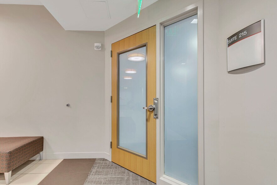 More Photos Of 2004 Hayes St, Nashville Medical For Lease