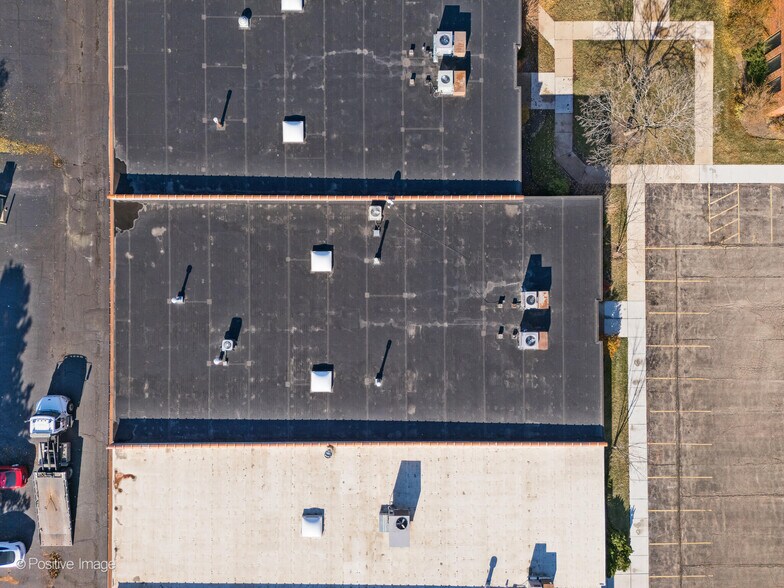 More Photos Of 610-642 Anthony Trl, Northbrook Light Distribution For Sale