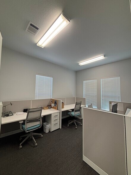 More Photos Of 660 S Bagdad Rd, Leander Office For Sale