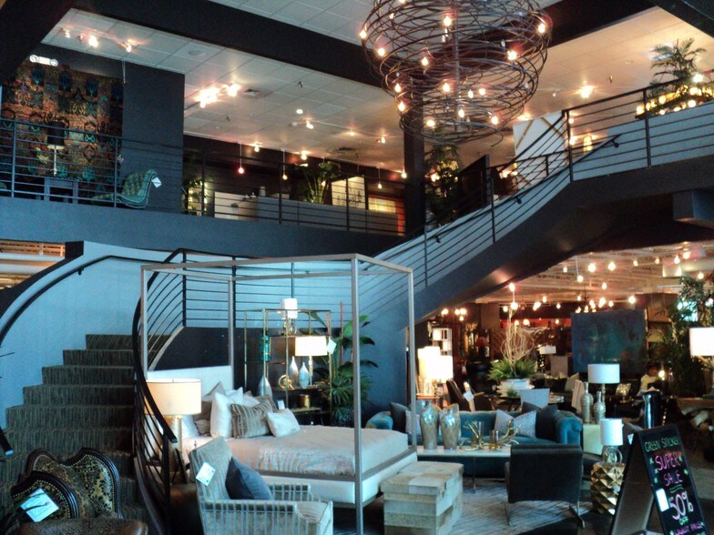 More Photos Of 475 S Broadway St, Denver Freestanding For Sale