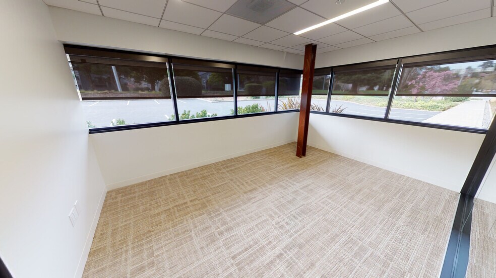 More Photos Of 1 Harbor Dr, Sausalito Unknown For Lease