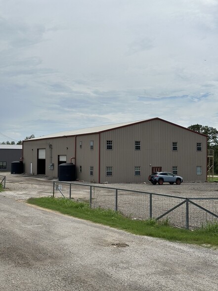 Primary Photo Of 454 E Ammann Rd, Bulverde Warehouse For Lease