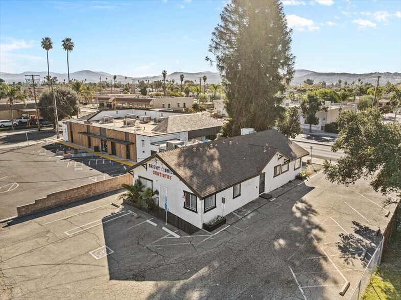 More Photos Of 1020 E Florida Ave, Hemet Freestanding For Sale