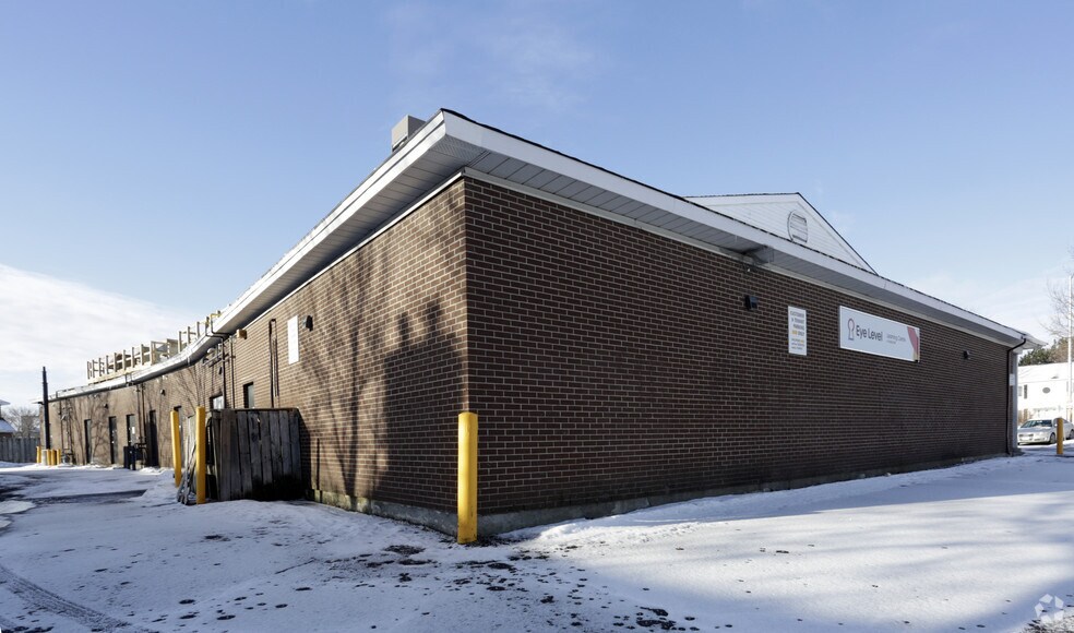 More Photos Of 1 Tartan Dr, Ottawa Storefront For Lease