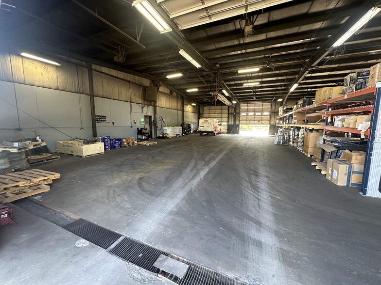 More Photos Of 5301 Crayton Ave, Cleveland Warehouse For Lease