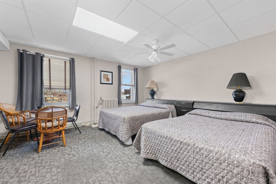 More Photos Of 36 W 4th St, Dubuque Hotel For Sale