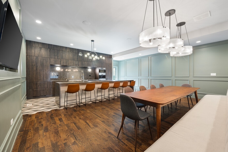 More Photos Of 2521 N Halsted St, Chicago Apartments For Lease