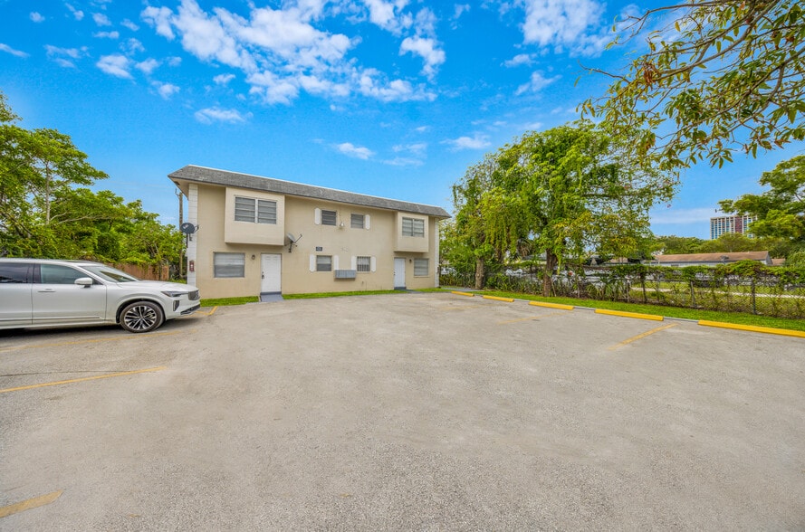 More Photos Of 842 NW 1st Ave, Fort Lauderdale Apartments For Sale
