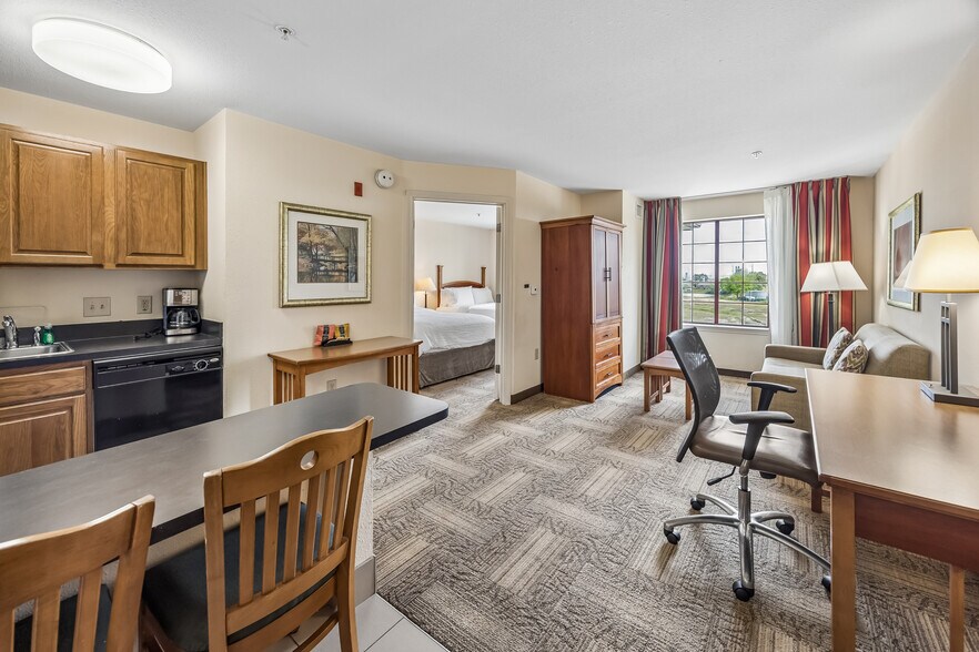 More Photos Of 10750 Gessner Rd, Houston Hotel For Sale