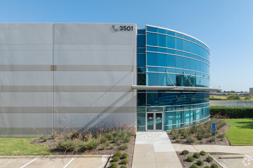 More Photos Of 3501 Sandshell Dr, Fort Worth Warehouse For Lease