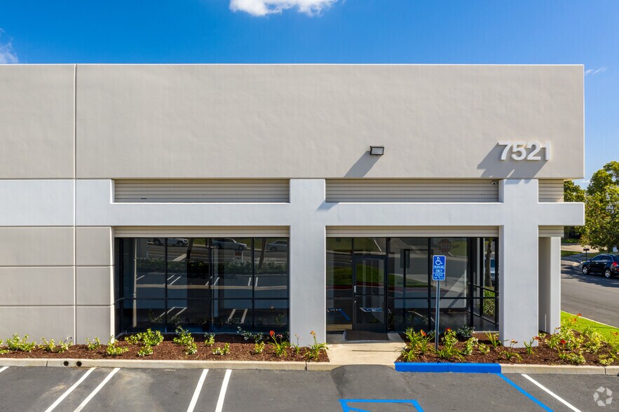 More Photos Of 7521 Talbert Ave, Huntington Beach Warehouse For Lease