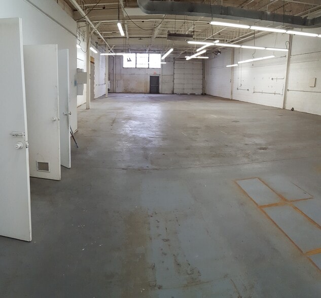 More Photos Of 174-180 Miller Pl, Hicksville Warehouse For Lease