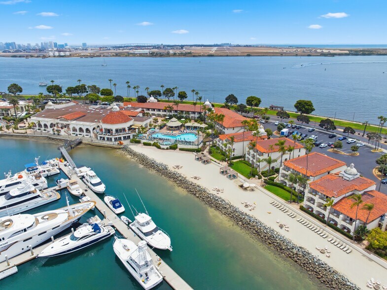 More Photos Of 1551 Shelter Island Dr, San Diego Hotel For Lease