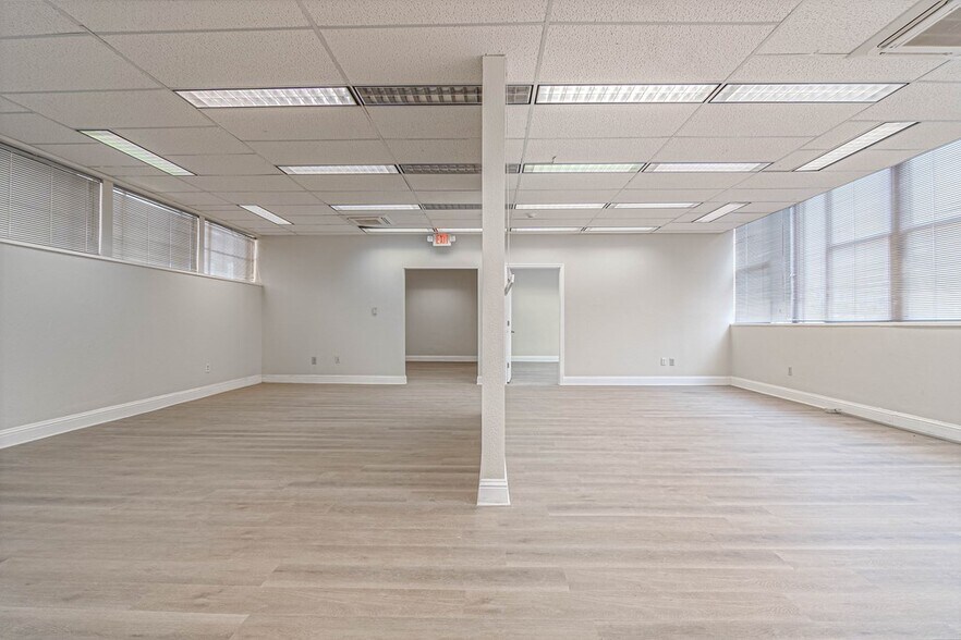 More Photos Of 200 W Illinois Ave, Midland Office For Sale