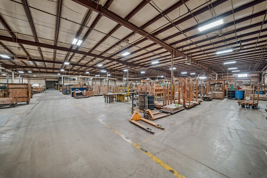 More Photos Of 1 Lakeland Pl, Edmore Manufacturing For Sale