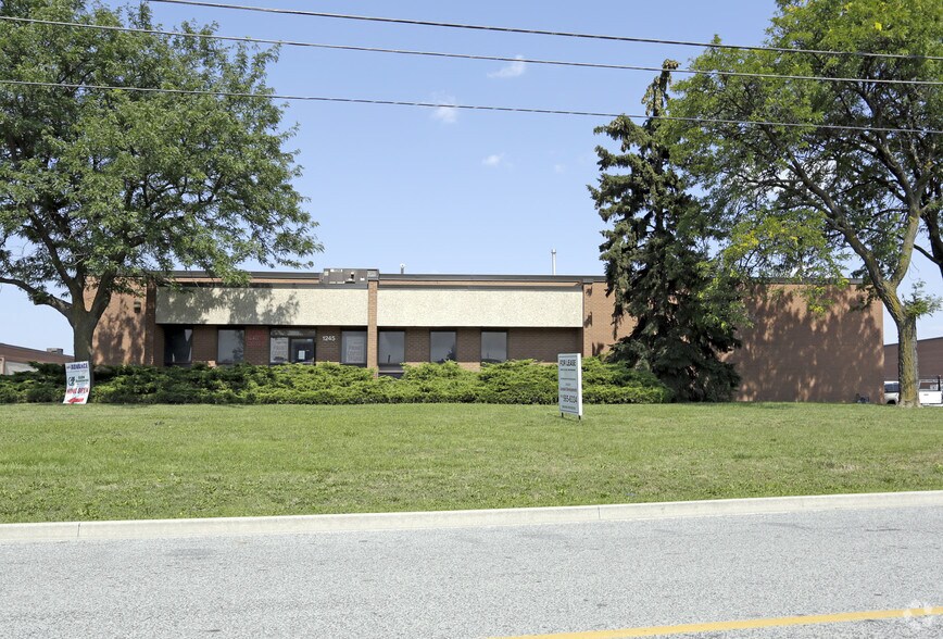 1245 Aerowood Dr, Mississauga, ON L4W 1B9 Industrial For Lease