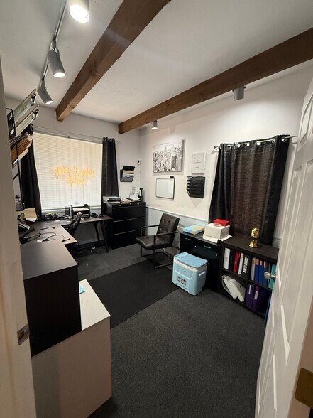 More Photos Of 2980-2982 E Fort Lowell Rd, Tucson Office For Sale