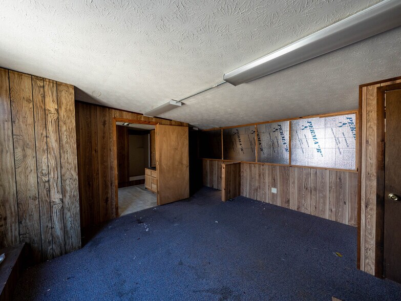 More Photos Of 3264 Broad St, Clyde Office For Sale