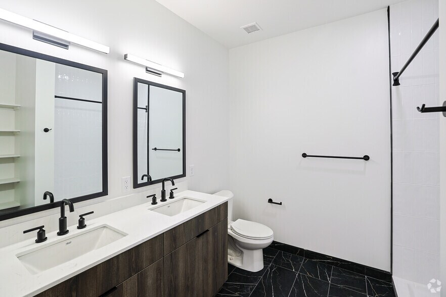 More Photos Of 484 2nd St, Everett Apartments For Lease