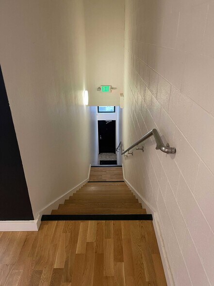 More Photos Of 264 Dore St, San Francisco Warehouse For Lease