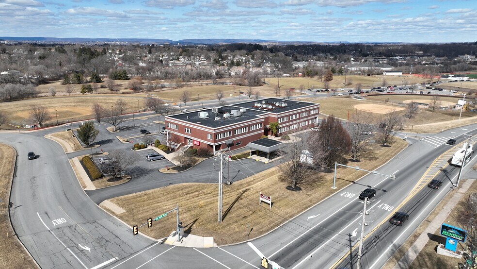 More Photos Of 2925 William Penn Hwy, Easton Office For Lease