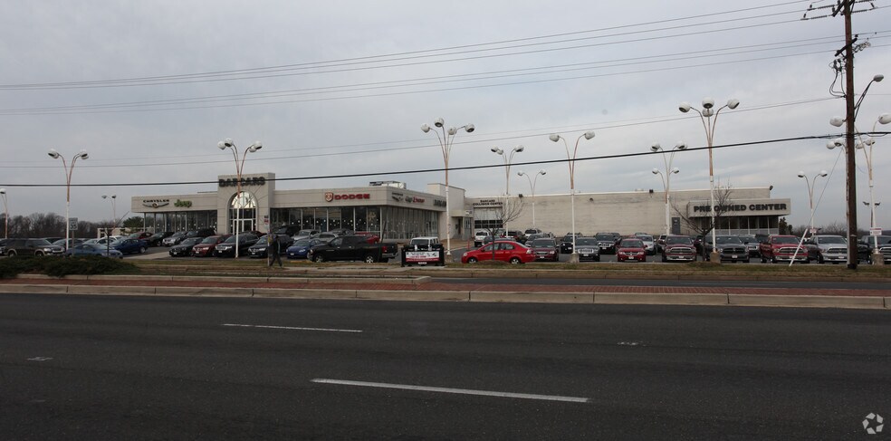 More Photos Of 8100 Annapolis Rd, Hyattsville Auto Dealership For Sale